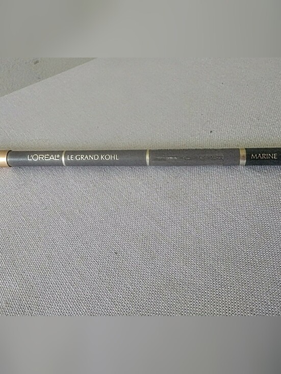 L'Oreal Other - L'Oreal Le Crayon Kohl Eyeliner Pencil in Marine